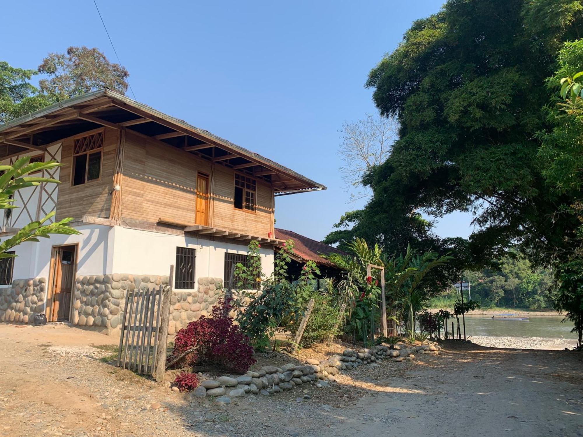 Playa Tortuga Apartment Misahualli Bagian luar foto